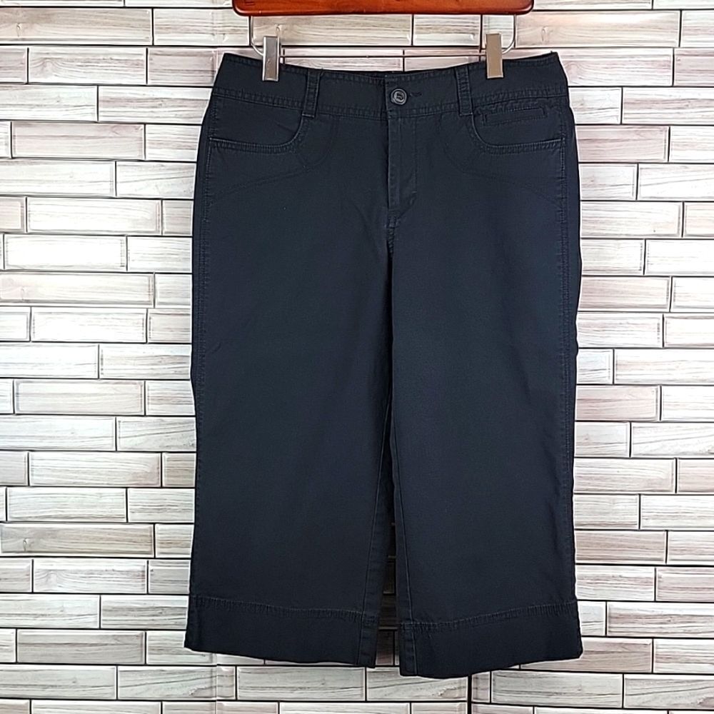 Dockers cropped black chinos Size 6